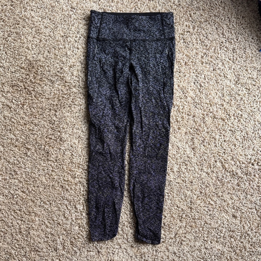 Black and Gray Patterned Lululemon Leggings